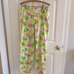 Vintage Lilly Pulitzer citrus print pants. Excellent pre-loved condition. Size 8